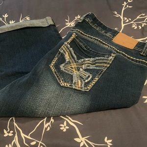 Women’s knee pants